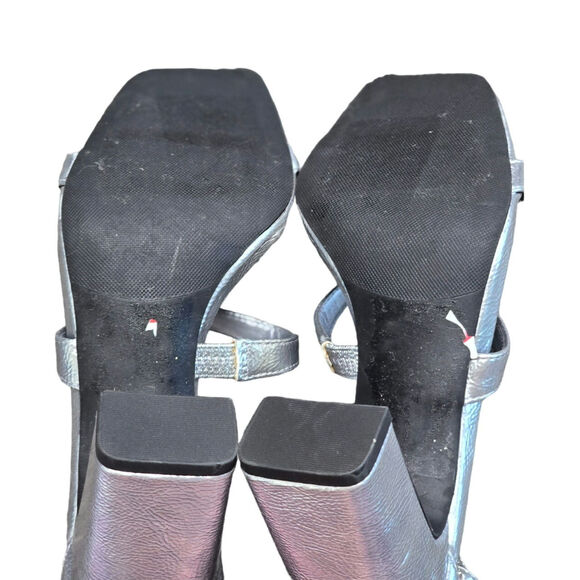 NORTHSTROM Rack nwob Adelaide Block Size 5.5 silver metallic imperfections - Picture 9 of 11